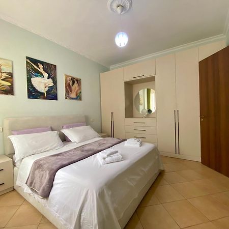 Stay At An Artist'S Place! Tirana Extérieur photo