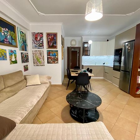 Stay At An Artist'S Place! Tirana Extérieur photo
