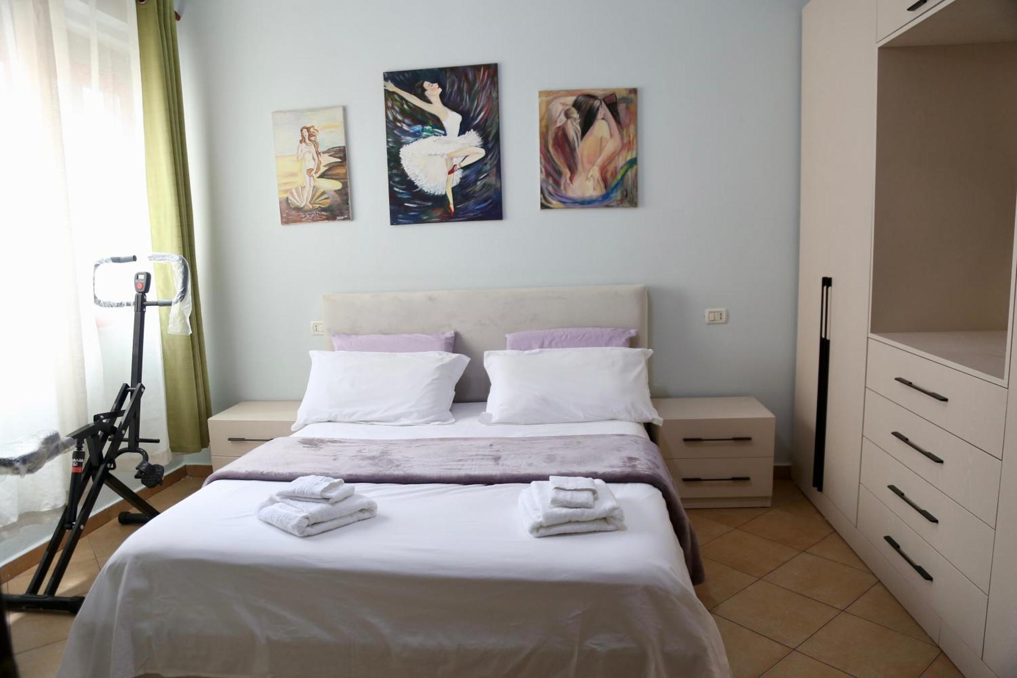 Stay At An Artist'S Place! Tirana Extérieur photo