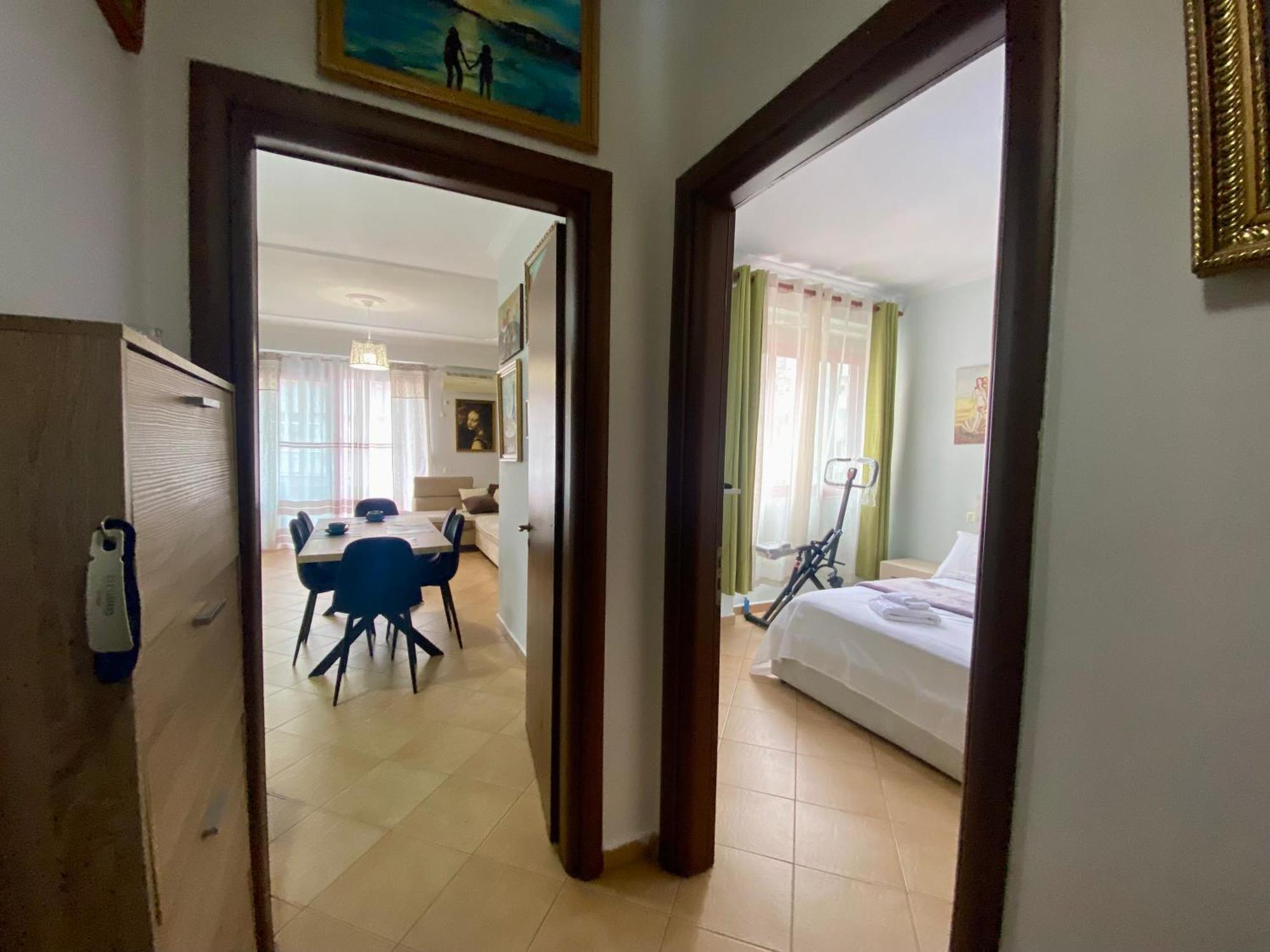 Stay At An Artist'S Place! Tirana Extérieur photo